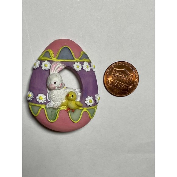 EASTER EGG PIN BROOCH WHITE BUNNY RABBIT CHICK Decorated Spring Flowers - Picture 3 of 9